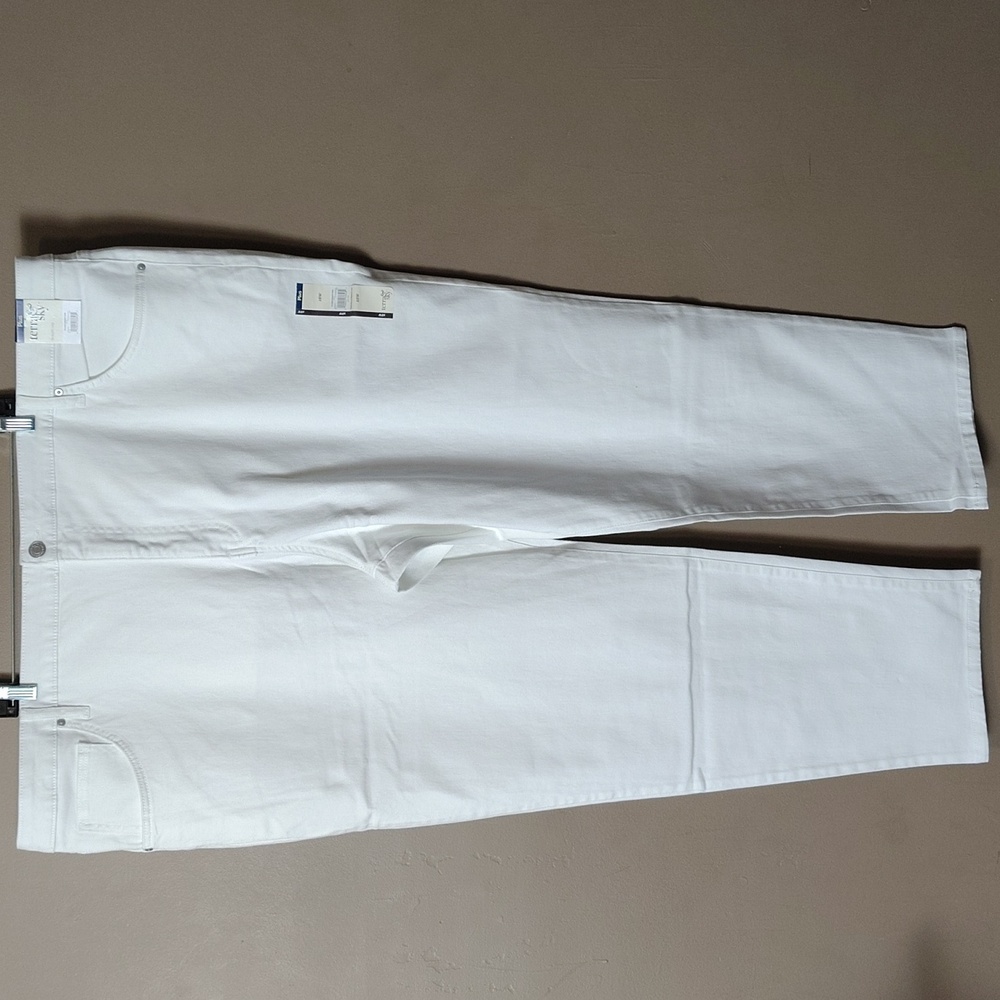 Terra & Sky White Straight Leg Jeans Size 28W NWT